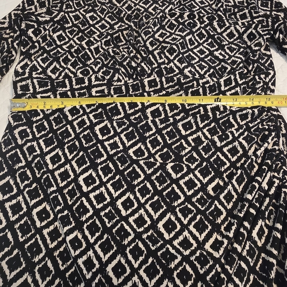Lauren Ralph Lauren Black & White Faux Ruching Midi Wrap Dress Women's Size 14 - Picture 4 of 7